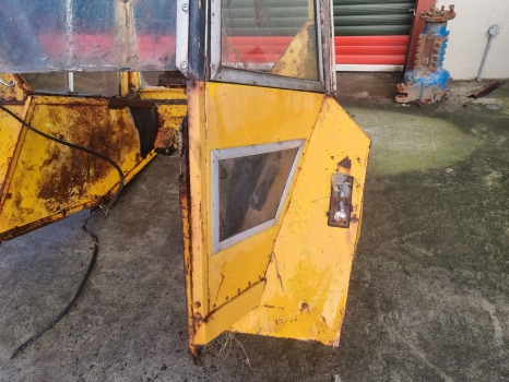 Massey Ferguson 50b, 50 Series, Cab Frame With Doors And Glasses 50b, 50amd - Kabina: foto 5 Massey Ferguson 50b, 50 Series, Cab Frame With Doors And Glasses 50b, 50amd - Kabina: foto 5