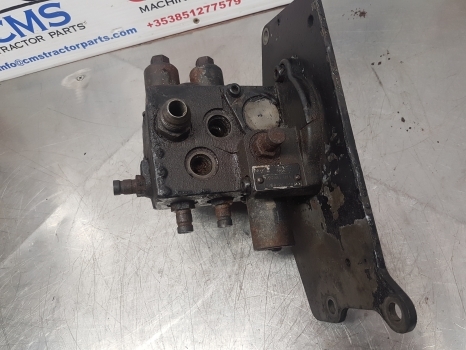 Massey Ferguson 5455 Wet Clutch Pressure Valve 3795681m14 - Sankaba ir dalys - Traktorius: foto 4 Massey Ferguson 5455 Wet Clutch Pressure Valve 3795681m14 - Sankaba ir dalys - Traktorius: foto 4
