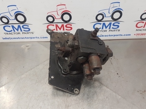 Massey Ferguson 5455 Wet Clutch Pressure Valve 3795681m14 - Sankaba ir dalys - Traktorius: foto 2 Massey Ferguson 5455 Wet Clutch Pressure Valve 3795681m14 - Sankaba ir dalys - Traktorius: foto 2