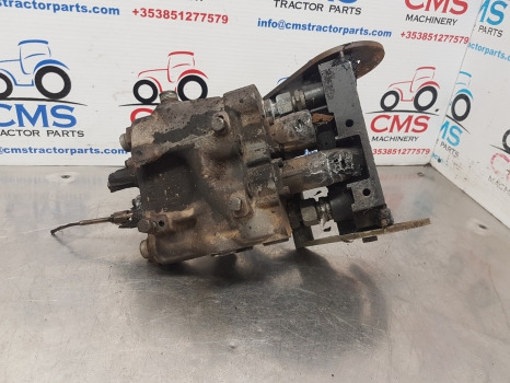 Massey Ferguson 5612, 5611, 5613, Hydraulic Distributor For Parts Only 4381634m3 - Hidraulika: foto 5 Massey Ferguson 5612, 5611, 5613, Hydraulic Distributor For Parts Only 4381634m3 - Hidraulika: foto 5