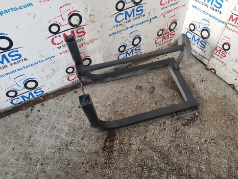Massey Ferguson 5612, 5613, 5611, 5712 Fuel Tank Support Bracket Lhs 4356814m91 - Degalų bakas: foto 1 Massey Ferguson 5612, 5613, 5611, 5712 Fuel Tank Support Bracket Lhs 4356814m91 - Degalų bakas: foto 1