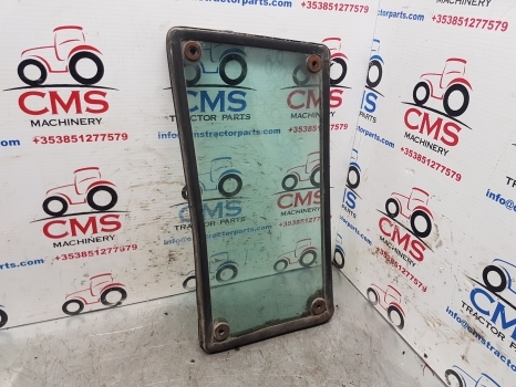 Massey Ferguson 600 Series 690 Cab Knee Glass With Lhs Seal Tg1250, 3301881m1 - Langas ir dalys - Traktorius: foto 1 Massey Ferguson 600 Series 690 Cab Knee Glass With Lhs Seal Tg1250, 3301881m1 - Langas ir dalys - Traktorius: foto 1