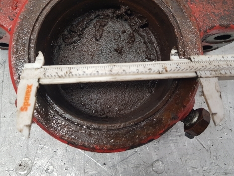 Mccormick Case Mxc, Mc Mc100 Front Axle Support Bracket Front 138532, 337257a1 - Pakaba - Traktorius: foto 4 Mccormick Case Mxc, Mc Mc100 Front Axle Support Bracket Front 138532, 337257a1 - Pakaba - Traktorius: foto 4