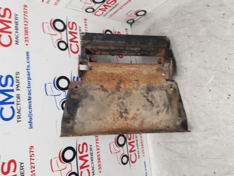 New Holland Case Puma T6000, T7 T7.200 Hood Bonnet Support 84153356, 87353681 - Kapotas - Traktorius: foto 5 New Holland Case Puma T6000, T7 T7.200 Hood Bonnet Support 84153356, 87353681 - Kapotas - Traktorius: foto 5