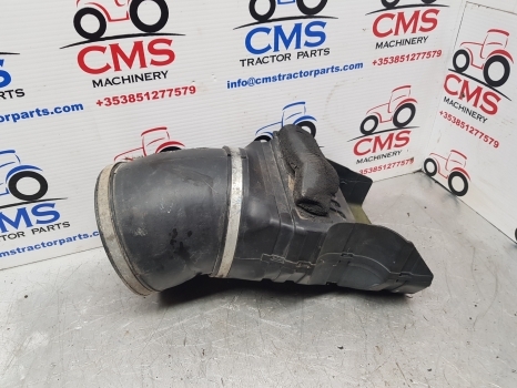 New Holland Case T7.200 Engine Air Cleaner Intake Vent 87518691, 84131959 - Oro įsiurbimo sistema - Traktorius: foto 1 New Holland Case T7.200 Engine Air Cleaner Intake Vent 87518691, 84131959 - Oro įsiurbimo sistema - Traktorius: foto 1