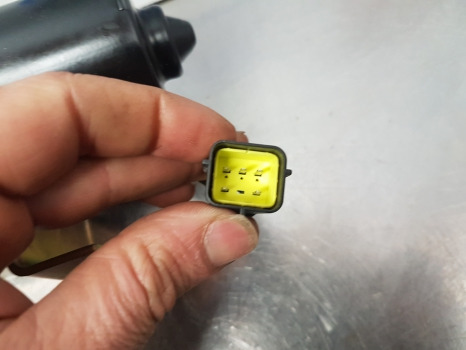 New Holland Case, Tsa, T6000, T7 Case, Wiper Motor Front Brand New 82032050 - Valytuvas - Žemės ūkio technika: foto 5 New Holland Case, Tsa, T6000, T7 Case, Wiper Motor Front Brand New 82032050 - Valytuvas - Žemės ūkio technika: foto 5
