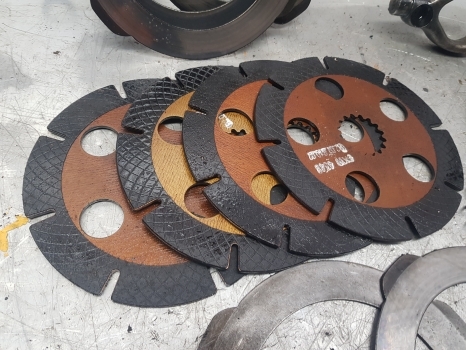 New Holland Lm435a Dana Spicer Brake Actuator Disc Kit 112.07.610.02; 85813919 - Stabdžių diskai - Teleskopinis krautuvas: foto 3 New Holland Lm435a Dana Spicer Brake Actuator Disc Kit 112.07.610.02; 85813919 - Stabdžių diskai - Teleskopinis krautuvas: foto 3
