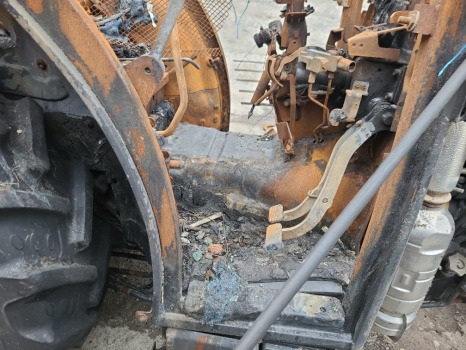 New Holland T4.90v Transmission Gearbox Complete 47372845, 48013267, 51411802 - Pavarų dėžė: foto 1 New Holland T4.90v Transmission Gearbox Complete 47372845, 48013267, 51411802 - Pavarų dėžė: foto 1