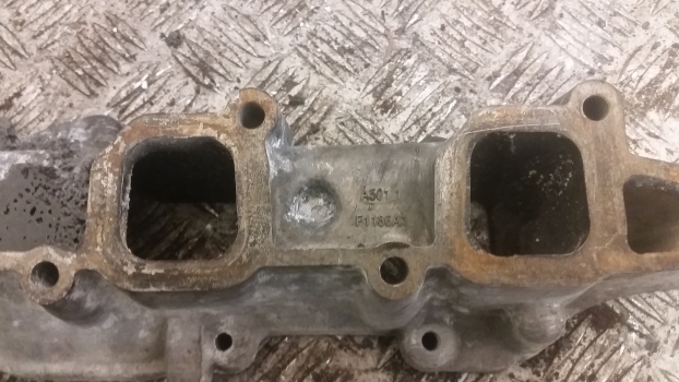 New Holland T5.100, T5.110, T5.120 Engine Air Intake Manifold Spacer 5801701355 - Įsiurbimo kolektorius - Traktorius: foto 5 New Holland T5.100, T5.110, T5.120 Engine Air Intake Manifold Spacer 5801701355 - Įsiurbimo kolektorius - Traktorius: foto 5