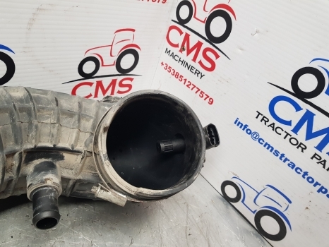 New Holland T5, T6, T7 Case Maxxum, Puma T7.200 Air Hose Assy 84340051, 87482355 - Oro įsiurbimo sistema - Traktorius: foto 3 New Holland T5, T6, T7 Case Maxxum, Puma T7.200 Air Hose Assy 84340051, 87482355 - Oro įsiurbimo sistema - Traktorius: foto 3