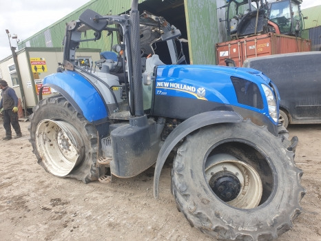 New Holland T7.200 Transmission, Axle, Pto, Hydraulic, Electric Nut Parts - Pavarų dėžė: foto 1 New Holland T7.200 Transmission, Axle, Pto, Hydraulic, Electric Nut Parts - Pavarų dėžė: foto 1