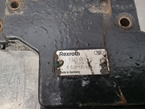 New Holland T7, Tm, T7000, Tm7000 Ser Tm130, Tm120 Control Valve Plate 5195157 - Hidraulika: foto 3 New Holland T7, Tm, T7000, Tm7000 Ser Tm130, Tm120 Control Valve Plate 5195157 - Hidraulika: foto 3
