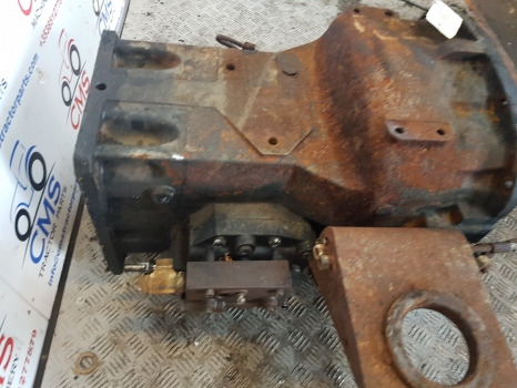 New Holland Td4f, Td5, Tdf, Td5.105 Transmission Gearbox Nut 84286475, 84286478 - Pavarų dėžė: foto 5 New Holland Td4f, Td5, Tdf, Td5.105 Transmission Gearbox Nut 84286475, 84286478 - Pavarų dėžė: foto 5