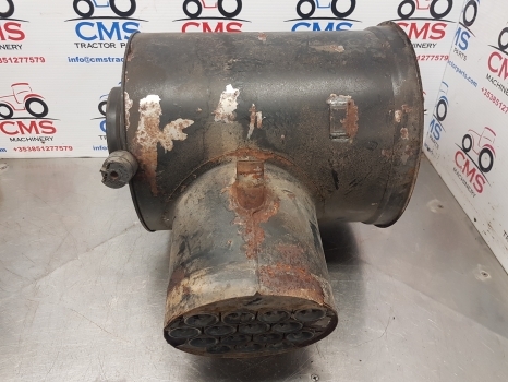 New Holland Tm 190, Tm175, Case Mxm 175, Mxm190 Air Cleaner Filter Box 82017424 - Oro filtras - Traktorius: foto 1 New Holland Tm 190, Tm175, Case Mxm 175, Mxm190 Air Cleaner Filter Box 82017424 - Oro filtras - Traktorius: foto 1