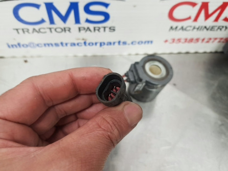 New Holland Tm150, Tm165, Tm115, Tm135 Solenoid Valve 82024727 - Jutiklis: foto 3 New Holland Tm150, Tm165, Tm115, Tm135 Solenoid Valve 82024727 - Jutiklis: foto 3
