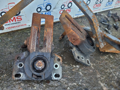 Valtra S374 Front Mudguard Bracket Kit 3909406m91, 3909405m91 - Sparnas: foto 4 Valtra S374 Front Mudguard Bracket Kit 3909406m91, 3909405m91 - Sparnas: foto 4