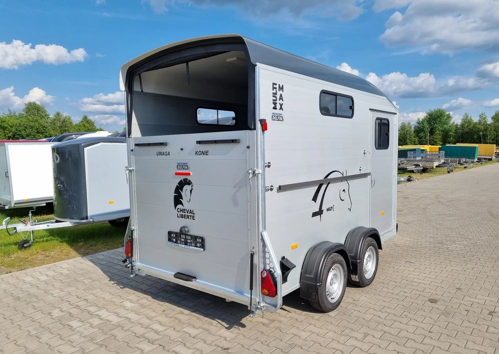 CHEVAL LIBERTÉ MultiMax przyczepa na dwa konie | duża siodlarnia | drzwi boczne | 2600 kg DMC | 380×181 cm | ALUMINIOWA | Debon | dostawa | mocna i solidna | - Priekaba žirgams vežti: foto 4 CHEVAL LIBERTÉ MultiMax przyczepa na dwa konie | duża siodlarnia | drzwi boczne | 2600 kg DMC | 380×181 cm | ALUMINIOWA | Debon | dostawa | mocna i solidna | - Priekaba žirgams vežti: foto 4