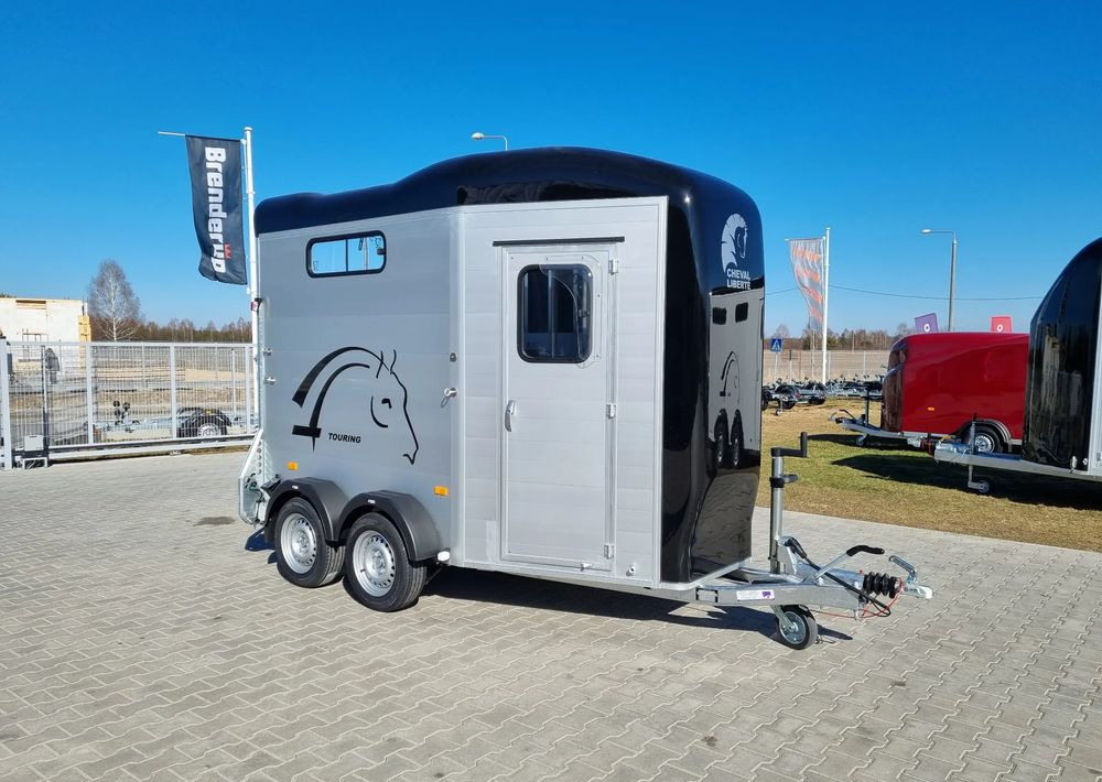 CHEVAL LIBERTÉ Touring Country + siodlarnia | przyczepa dla dwóch koni z rampą z przodu | 2000 kg DMC - Priekaba žirgams vežti: foto 1 CHEVAL LIBERTÉ Touring Country + siodlarnia | przyczepa dla dwóch koni z rampą z przodu | 2000 kg DMC - Priekaba žirgams vežti: foto 1