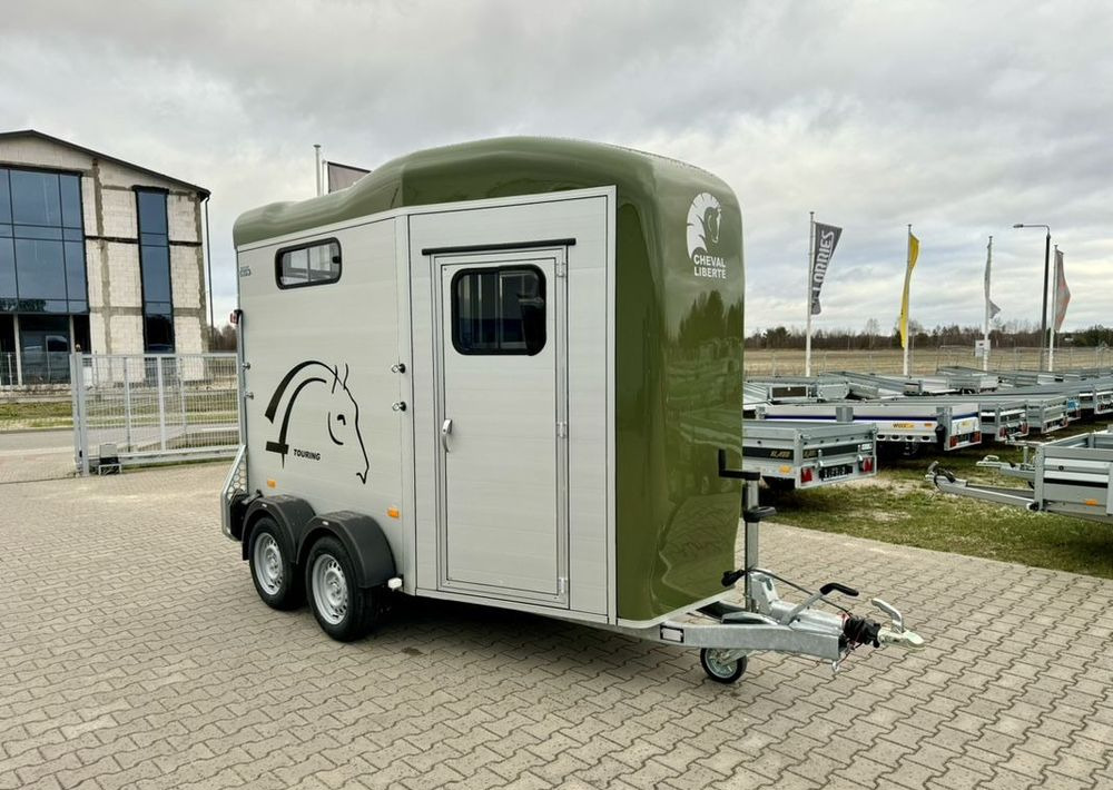 CHEVAL LIBERTÉ Touring Country + siodlarnia | przyczepa dla dwóch koni z rampą z przodu | 2000 kg DMC - Priekaba žirgams vežti: foto 2 CHEVAL LIBERTÉ Touring Country + siodlarnia | przyczepa dla dwóch koni z rampą z przodu | 2000 kg DMC - Priekaba žirgams vežti: foto 2