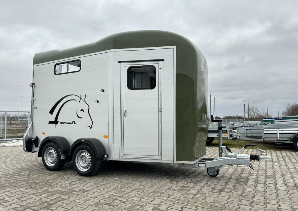 Cheval Liberte Touring Country XL przyczepa na dwa konie | duża siodlarnia | drzwi boczne | rampa przednia | 387×179 cm | ALUMINIOWA | Debon | dostawa | mocna i solidna | - Priekaba žirgams vežti: foto 4 Cheval Liberte Touring Country XL przyczepa na dwa konie | duża siodlarnia | drzwi boczne | rampa przednia | 387×179 cm | ALUMINIOWA | Debon | dostawa | mocna i solidna | - Priekaba žirgams vežti: foto 4
