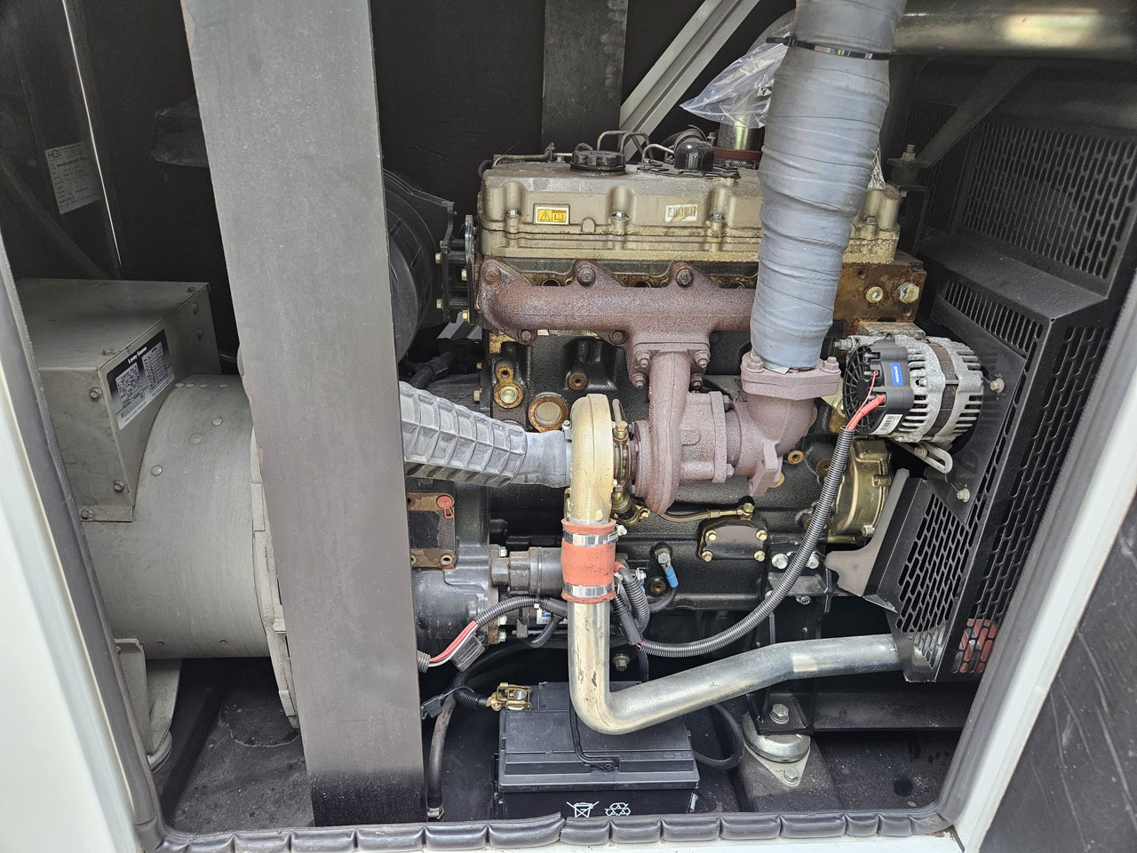 HGI 100KVA PERKINS GENERATOR DIESEL SILENT RENTAL SPECIFICATION HGI 100KVA PERKINS GENERATOR DIESEL SILENT RENTAL SPECIFICATION - Elektrinis generatorius: foto 3 HGI 100KVA PERKINS GENERATOR DIESEL SILENT RENTAL SPECIFICATION HGI 100KVA PERKINS GENERATOR DIESEL SILENT RENTAL SPECIFICATION - Elektrinis generatorius: foto 3