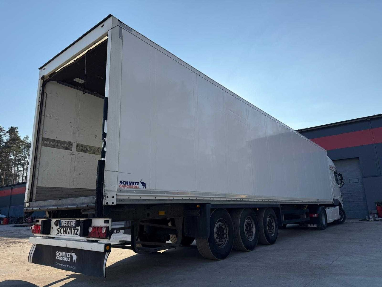 Schmitz Izoterma Kontener Box, 2017r, roleta , 481083 km , z Francji - Izoterminis puspriekabė: foto 4 Schmitz Izoterma Kontener Box, 2017r, roleta , 481083 km , z Francji - Izoterminis puspriekabė: foto 4