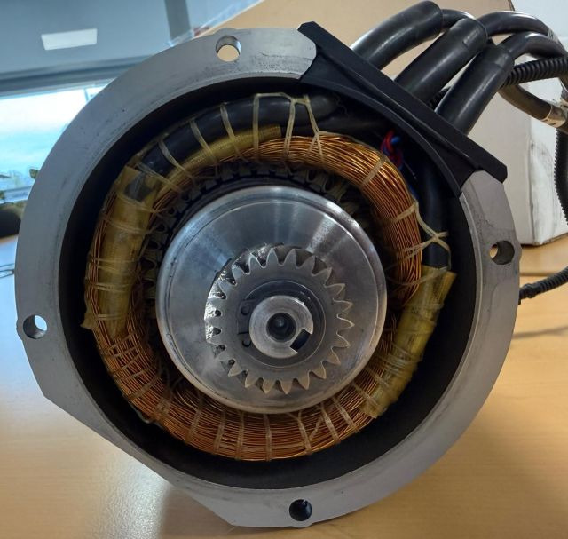 Jungheinrich 51050621 | Drive motor AF 4D4-L1 I/N 1011130 3 x14V 1,0 KW sn. JA18 - Elektros sistema - Krovimo technika: foto 3 Jungheinrich 51050621 | Drive motor AF 4D4-L1 I/N 1011130 3 x14V 1,0 KW sn. JA18 - Elektros sistema - Krovimo technika: foto 3