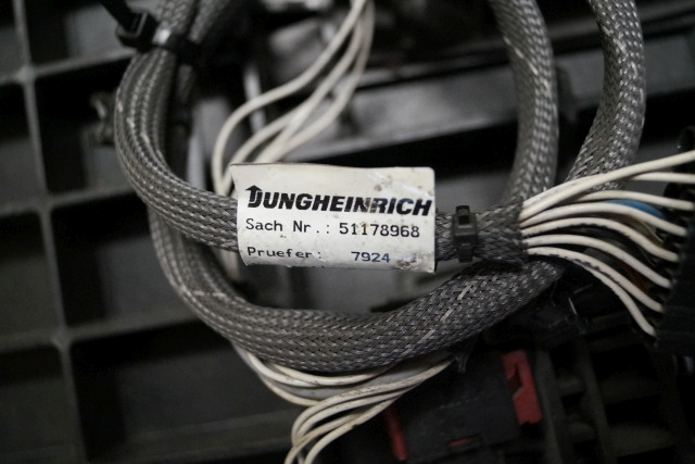 Jungheinrich 51189782 | Vloerplaat Floorplate ETV from Year 2011 Driving pedal 5 Vloerplaat Floorplate ETV from Year 2011 Driving pedal 51443197 Brake pedal 51198398 Kill switch 51188550 kabel 51178968 - Rėmas/ Važiuoklė - Krovimo technika: foto 3 Jungheinrich 51189782 | Vloerplaat Floorplate ETV from Year 2011 Driving pedal 5 Vloerplaat Floorplate ETV from Year 2011 Driving pedal 51443197 Brake pedal 51198398 Kill switch 51188550 kabel 51178968 - Rėmas/ Važiuoklė - Krovimo technika: foto 3