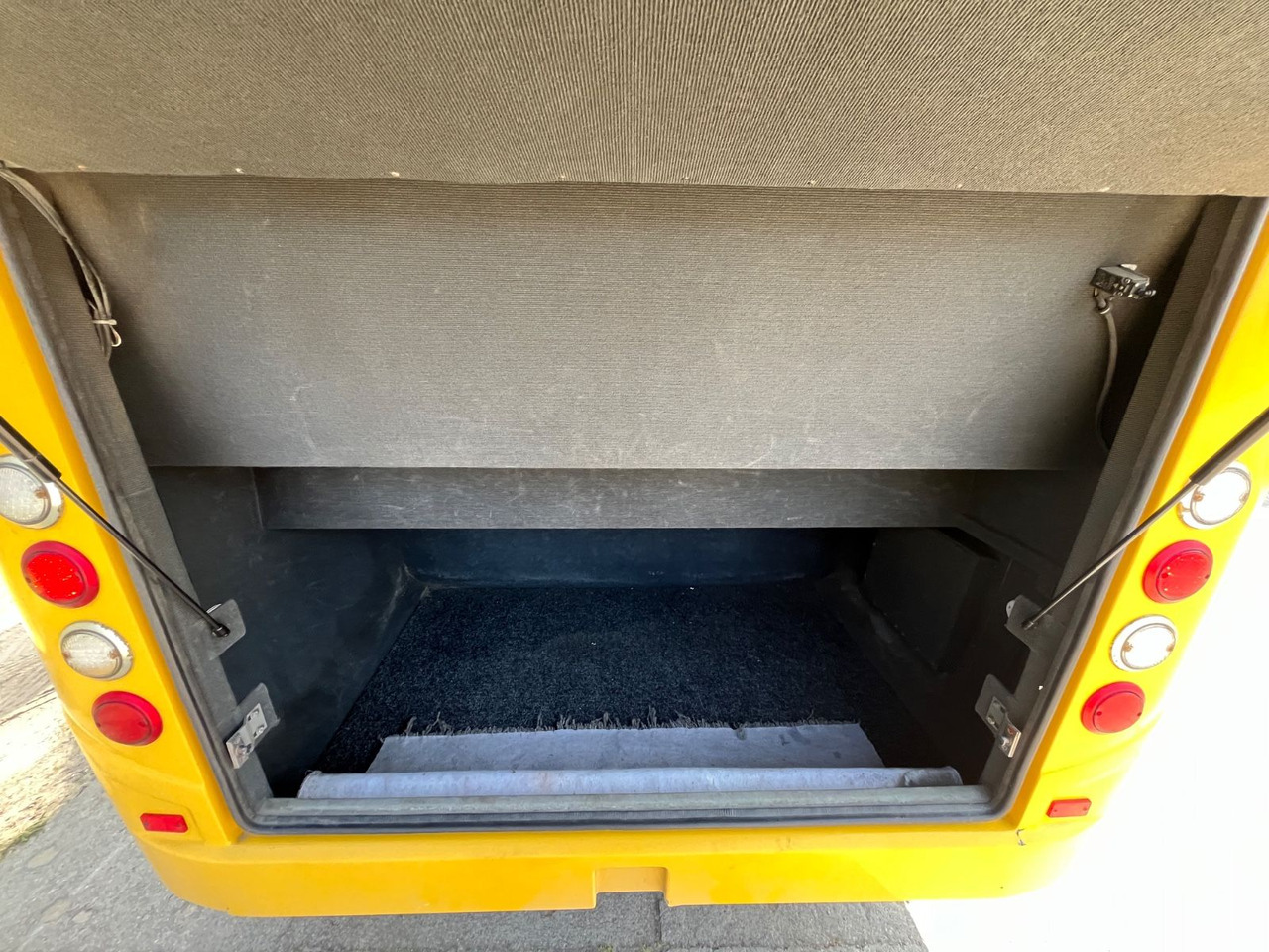 Turistinis autobusas Iveco Rosero First / 24+1+1 / Telma/ EURO6: foto 9 Turistinis autobusas Iveco Rosero First / 24+1+1 / Telma/ EURO6: foto 9