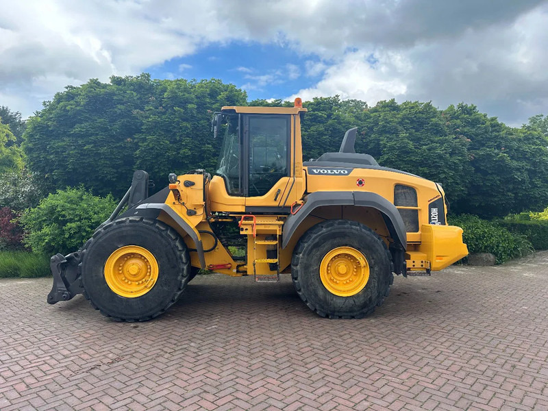 Volvo L120 H - Ratinis krautuvas: foto 1 Volvo L120 H - Ratinis krautuvas: foto 1