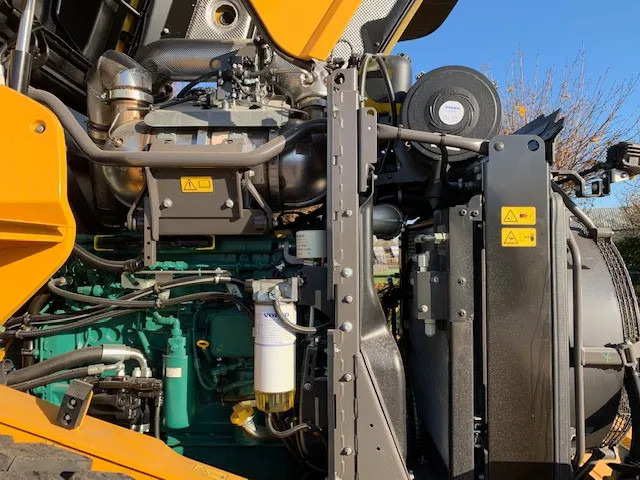 Nauja Ratinis krautuvas Volvo L90 H2 2025 Michelin 650/65: foto 12
