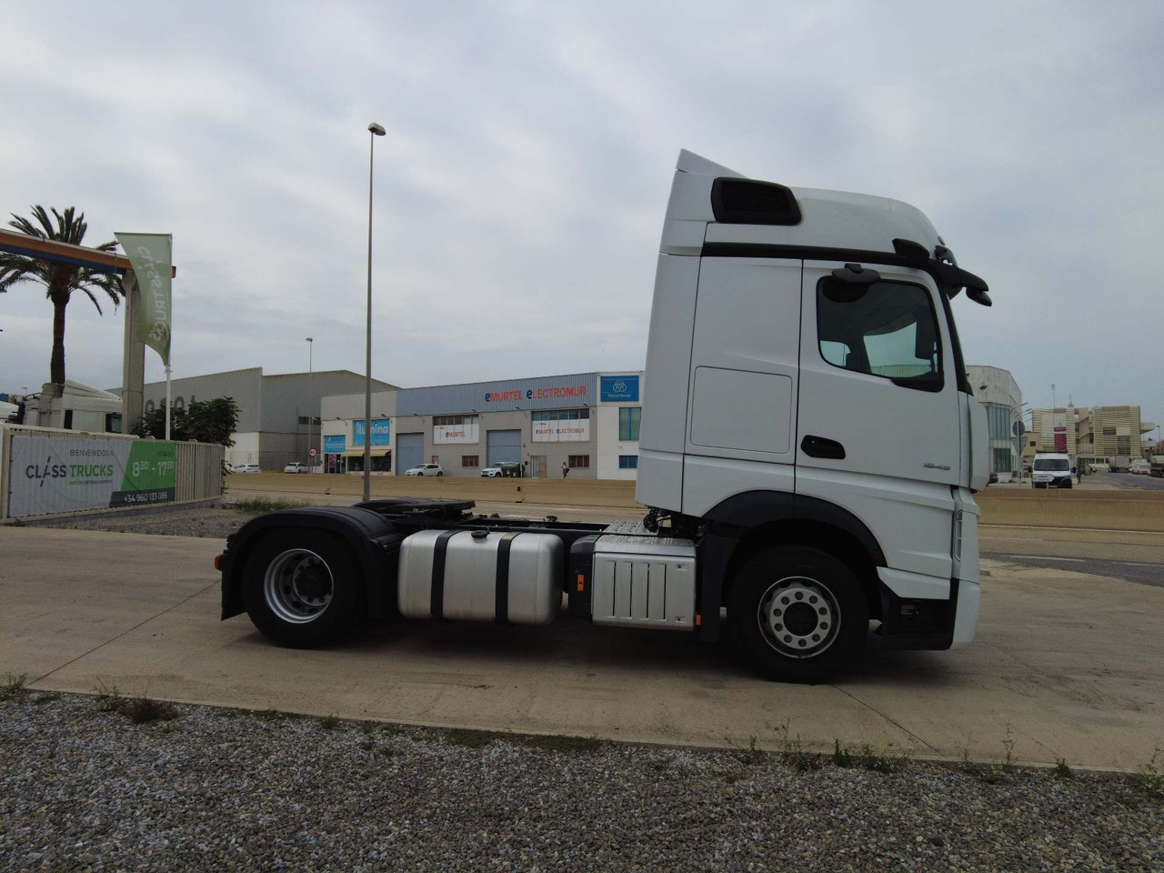 Mercedes-Benz Actros 5 1845 BigSpace, Max tanks - Vilkikas: foto 2 Mercedes-Benz Actros 5 1845 BigSpace, Max tanks - Vilkikas: foto 2