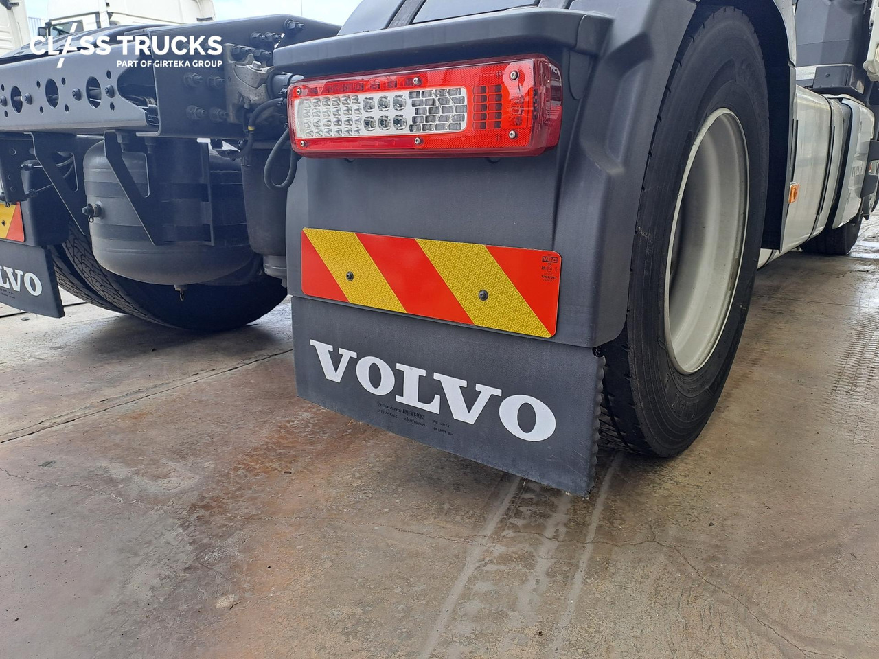 Volvo FH 460 Globetrotter XL Retarder i-Save - Vilkikas: foto 4 Volvo FH 460 Globetrotter XL Retarder i-Save - Vilkikas: foto 4