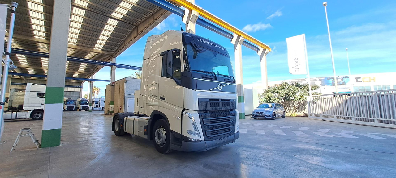 Volvo FH 460 Globetrotter XL Retarder i-Save - Vilkikas: foto 3 Volvo FH 460 Globetrotter XL Retarder i-Save - Vilkikas: foto 3