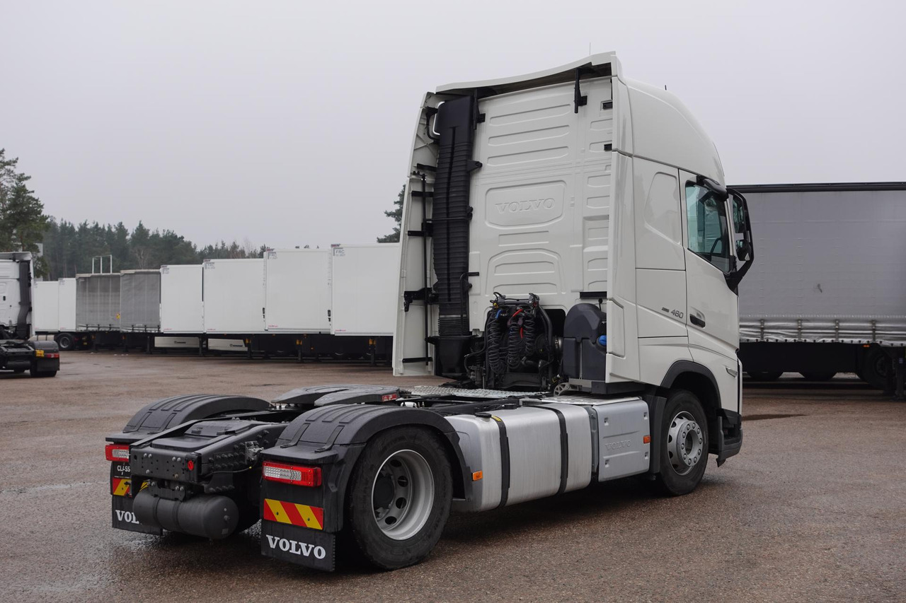 Volvo FH 460 Globetrotter XL i-Save I-ParkCool - Vilkikas: foto 4 Volvo FH 460 Globetrotter XL i-Save I-ParkCool - Vilkikas: foto 4