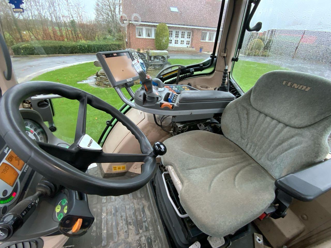 Fendt 724 Vario ProfiPlus - Traktorius: foto 4 Fendt 724 Vario ProfiPlus - Traktorius: foto 4