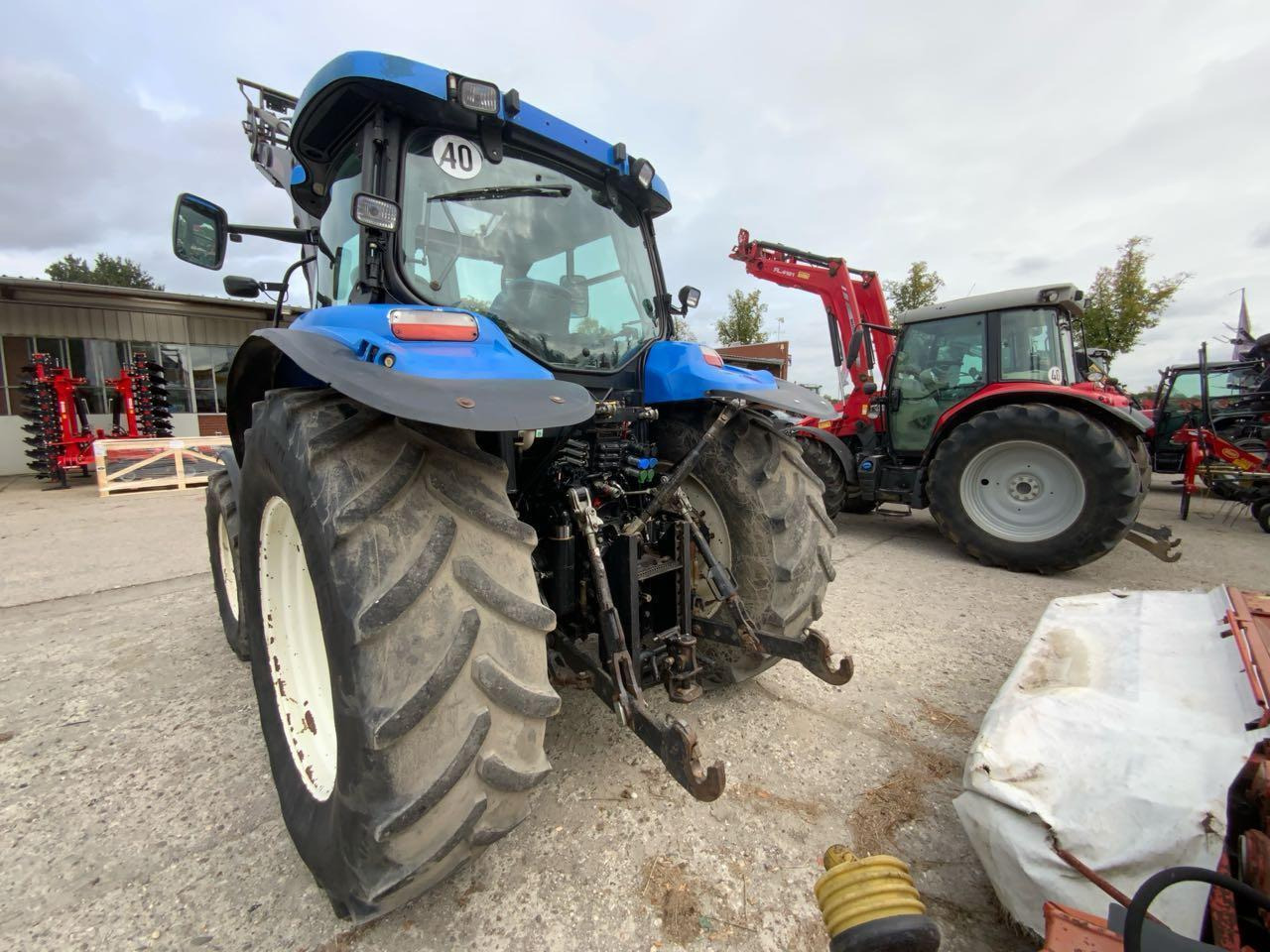New Holland T6020 Elite - Traktorius: foto 2 New Holland T6020 Elite - Traktorius: foto 2