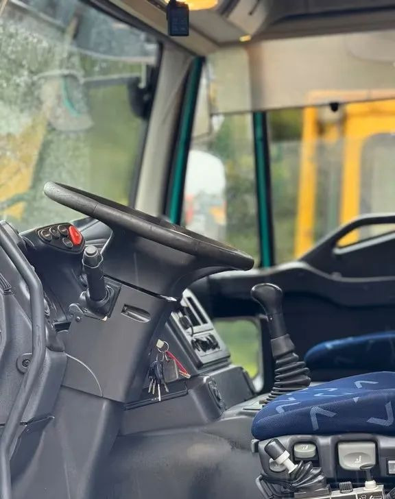 Iveco TRAKKER 450 6x4 WYWROTKA MELLER | EURO 5 | MANUAL | KLIMA | RETARDER | PRZEBIEG 364 000km ! - Savivartis sunkvežimis: foto 5 Iveco TRAKKER 450 6x4 WYWROTKA MELLER | EURO 5 | MANUAL | KLIMA | RETARDER | PRZEBIEG 364 000km ! - Savivartis sunkvežimis: foto 5