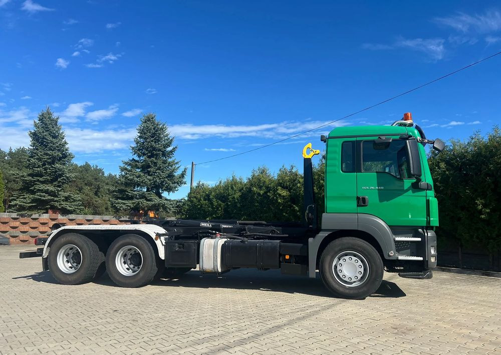 MAN TGS 26.440 | Hakowiec Meiller| 6x4 | 440 KM | przód resor, tył pneumatyczne |Belka ostrzegawcza (koguty) - Hook-lift sunkvežimis: foto 4 MAN TGS 26.440 | Hakowiec Meiller| 6x4 | 440 KM | przód resor, tył pneumatyczne |Belka ostrzegawcza (koguty) - Hook-lift sunkvežimis: foto 4