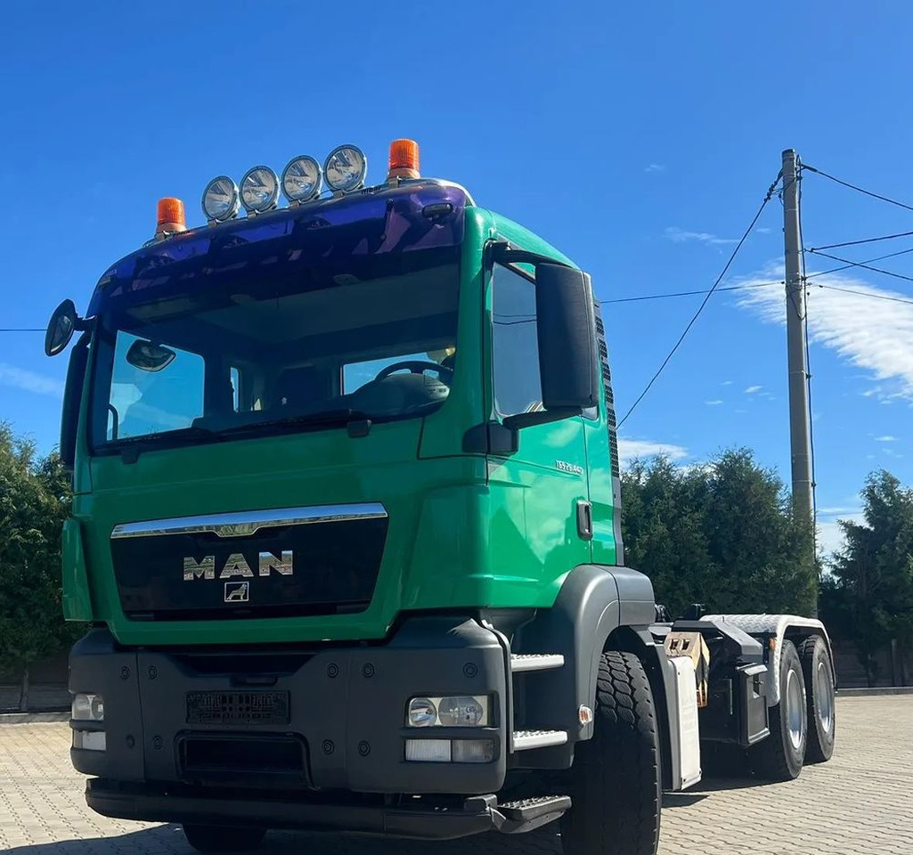 MAN TGS 26.440 | Hakowiec Meiller-Kipper | 6x4 - dwie osie napędowe | 440 KM | przód resor, tył pneumatyczne |Belka ostrzegawcza (koguty) - Hook-lift sunkvežimis: foto 1 MAN TGS 26.440 | Hakowiec Meiller-Kipper | 6x4 - dwie osie napędowe | 440 KM | przód resor, tył pneumatyczne |Belka ostrzegawcza (koguty) - Hook-lift sunkvežimis: foto 1