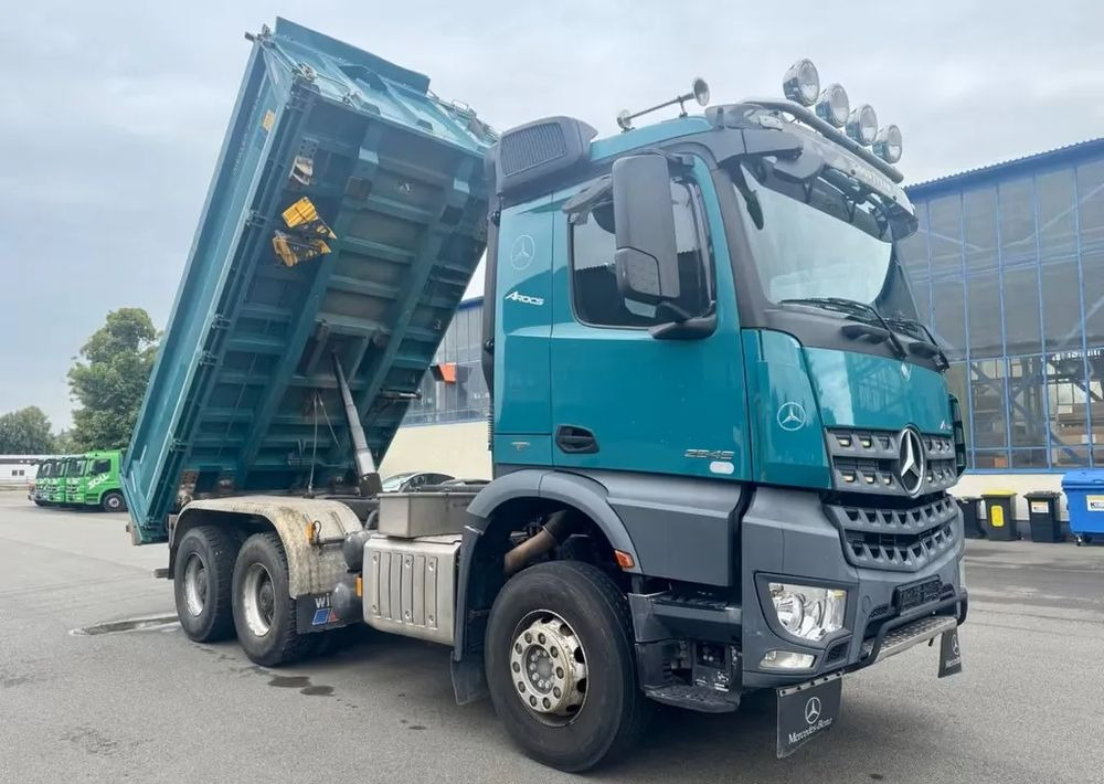 Mercedes-Benz Arocs 2646 6x4 – Wywrotka trójstronna Meiller / Bordmatik / Euro6 - Savivartis sunkvežimis: foto 2 Mercedes-Benz Arocs 2646 6x4 – Wywrotka trójstronna Meiller / Bordmatik / Euro6 - Savivartis sunkvežimis: foto 2