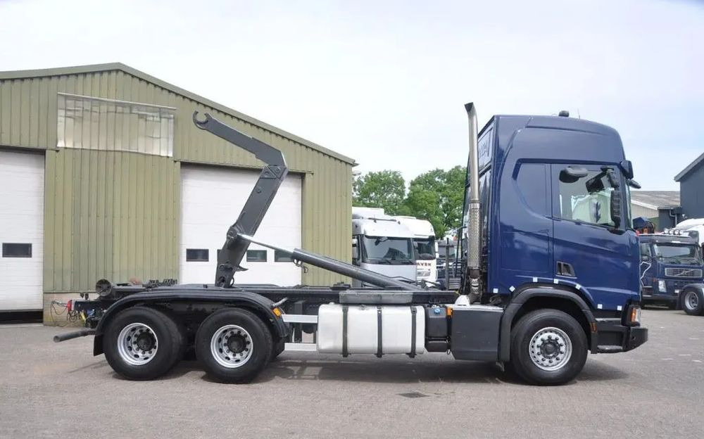 Scania R450 XT / 6X4/ RETARDER/EURO 6/OŚ PODNOSZONA Z NAPĘDEM/ - Hook-lift sunkvežimis: foto 2 Scania R450 XT / 6X4/ RETARDER/EURO 6/OŚ PODNOSZONA Z NAPĘDEM/ - Hook-lift sunkvežimis: foto 2