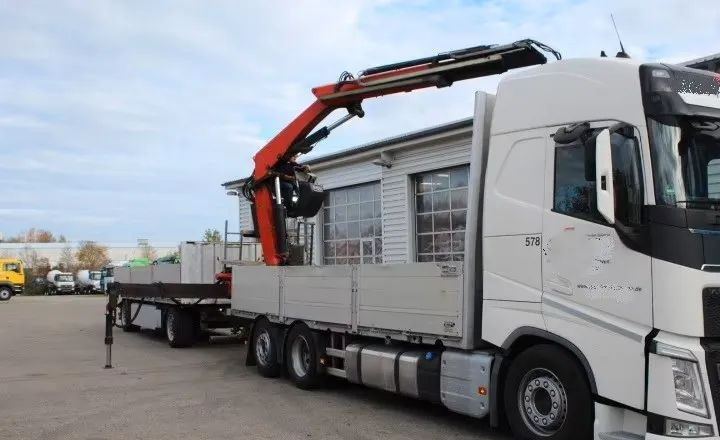 Volvo FH500 6x2 | Platforma z HDS Fassi F215A7 - Sterowanie radiowe | Euro 6 | Automatyczna skrzynia | 390 000 km - Platforminis/ Bortinis sunkvežimis, Sunkvežimis su kranu: foto 2 Volvo FH500 6x2 | Platforma z HDS Fassi F215A7 - Sterowanie radiowe | Euro 6 | Automatyczna skrzynia | 390 000 km - Platforminis/ Bortinis sunkvežimis, Sunkvežimis su kranu: foto 2