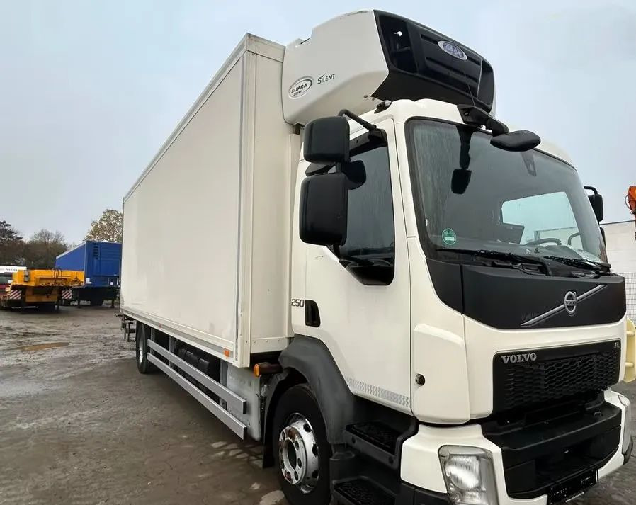 Volvo FL 250 | Chłodnia Carrier Supra -30°C | Hydrauliczna platforma załadunkowa | ogrzewanie postojowe | 187 654 km | Automatyczna skrzynia | Euro 6 |4x2 - Refrižeratorius sunkvežimis: foto 1 Volvo FL 250 | Chłodnia Carrier Supra -30°C | Hydrauliczna platforma załadunkowa | ogrzewanie postojowe | 187 654 km | Automatyczna skrzynia | Euro 6 |4x2 - Refrižeratorius sunkvežimis: foto 1