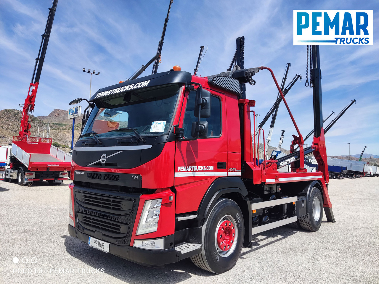 VOLVO FM 330 PORTACONTENEDOR CADENAS 18T - Nuožulnaus pakėlimo ant platformos sunkvežimis: foto 1 VOLVO FM 330 PORTACONTENEDOR CADENAS 18T - Nuožulnaus pakėlimo ant platformos sunkvežimis: foto 1