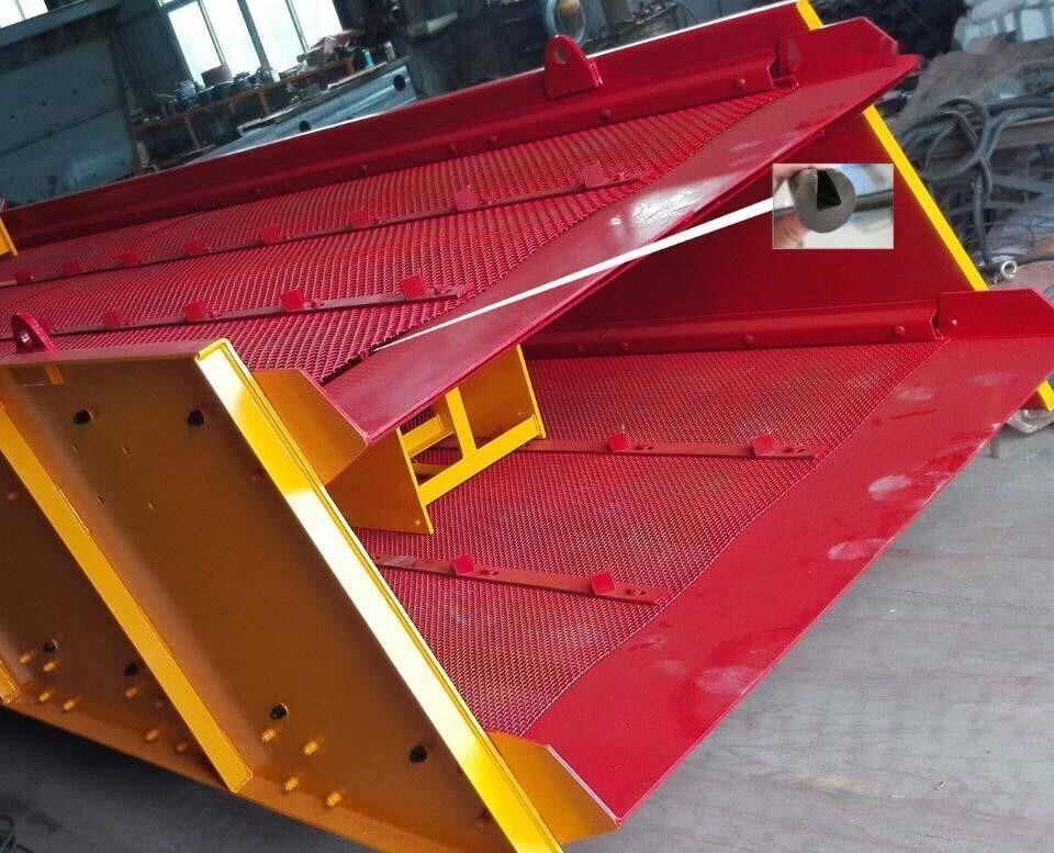 Kinglink 2YK2160 Two decks Inclined Vibrating Shaft Screen - Sijotuvas: foto 5 Kinglink 2YK2160 Two decks Inclined Vibrating Shaft Screen - Sijotuvas: foto 5