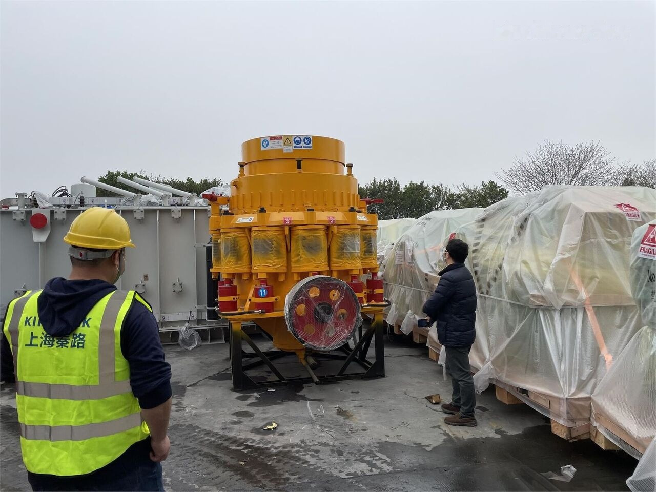 Kinglink KLC1300 Iron Ore Cone Crusher 150-250TPH - Kūgio trupintuvas: foto 2 Kinglink KLC1300 Iron Ore Cone Crusher 150-250TPH - Kūgio trupintuvas: foto 2