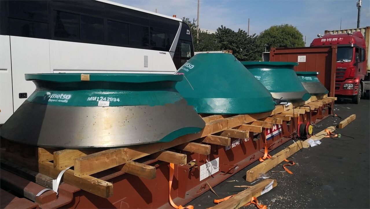 Metso HP200,HP300,HP400,HP500 Mantle and Bowl Liner - Kūgio trupintuvas: foto 1 Metso HP200,HP300,HP400,HP500 Mantle and Bowl Liner - Kūgio trupintuvas: foto 1