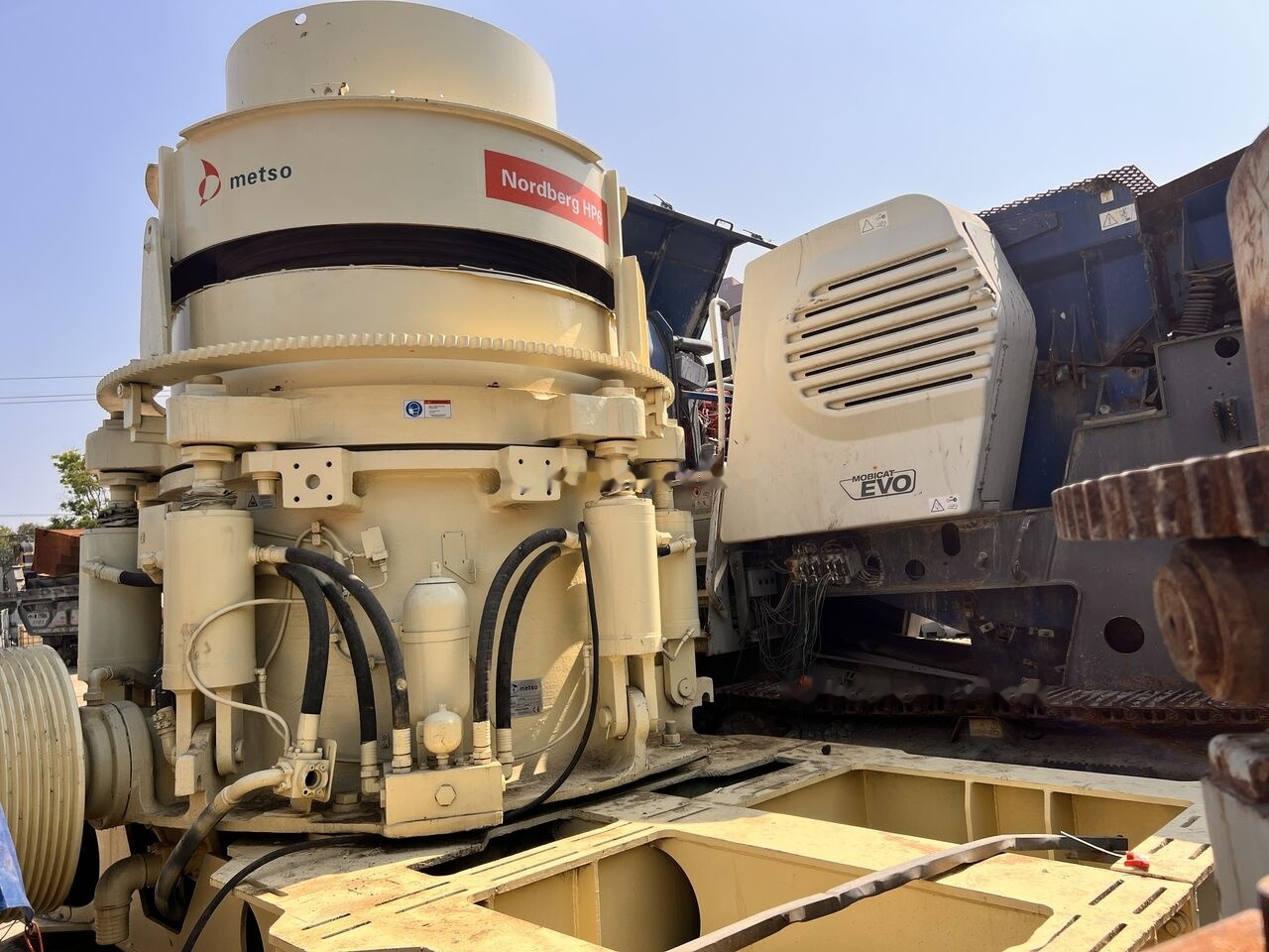 Metso Nordberg HP6 Cone Crusher | Hard Stone - Kūgio trupintuvas: foto 1 Metso Nordberg HP6 Cone Crusher | Hard Stone - Kūgio trupintuvas: foto 1