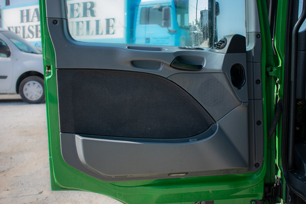 MERCEDES-BENZ ACTROS MP II DOOR LINING - DRIVER - Durys ir dalys - Sunkvežimis: foto 1 MERCEDES-BENZ ACTROS MP II DOOR LINING - DRIVER - Durys ir dalys - Sunkvežimis: foto 1
